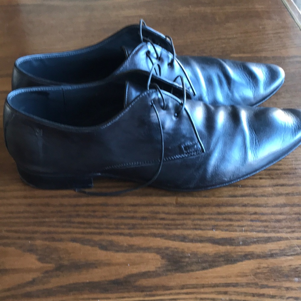Hugo Boss Italian charcoal leather lace up shoes - Picture 4 of 10